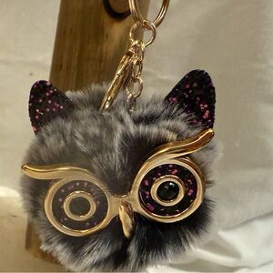 📝 La-Woot-Woot Fluffy Owl Bag Charm – Wise, Witty, and Glittery as Ever